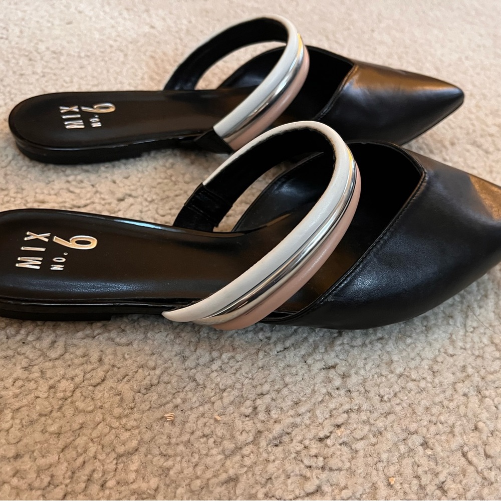 Size 91/2 never worn black slides. MIX NO.6